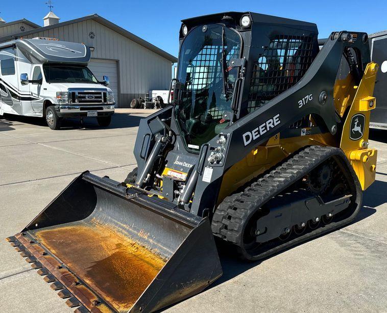 2023 John Deere 317G